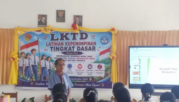 Romo Yonatas Nahak Tekankan Karakter, Tanggung Jawab dan Iman bagi Calon Pemimpin di LKTD SMAN Halioan