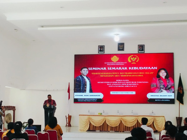 Gusti Brewon Resmi Buka Seminar Semarak Kebudayaan di Atambua 1 Gusti Brewon Resmi Buka Seminar Semarak Kebudayaan di Atambua