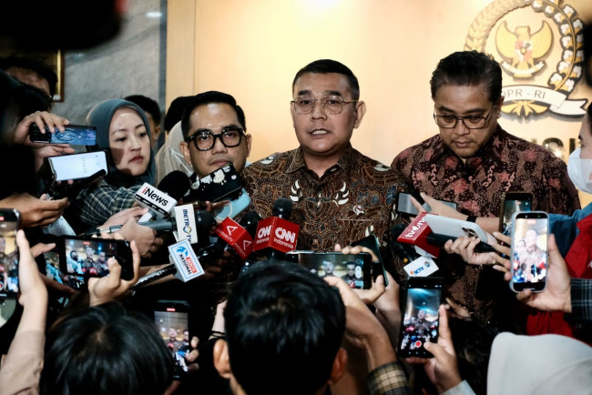 Isu Hukum Bergulir, Wamen Ossy Pastikan Layanan Pertanahan Tetap Normal 1 isu-hukum-bergulir-wamen-ossy-pastikan-layanan-pertanahan-tetap-normal
