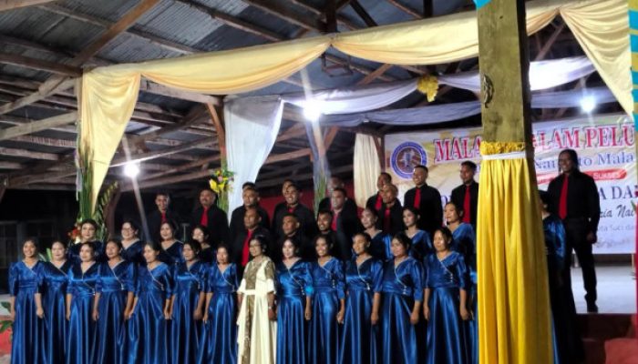 Paduan Suara Paroki Santa Maria Fatima Betun Tampil Memukau, Ketua SMSI Malaka Viki Bria Ikut Ambil Bagian