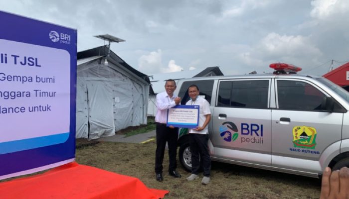 BRI Serahkan Bantuan Ambulans untuk RSUD Ruteng guna Dukung Layanan Kesehatan
