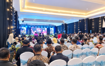 Kenal Pamit Kapolda NTT, Melki Laka Lena Apresiasi Rudi Darmoko dan Sambut Reza Arief Dewanto 4 Kenal Pisah Kapolda NTT, Melki Laka Lena Apresiasi Rudi Darmoko dan Sambut Reza Arief Dewanto